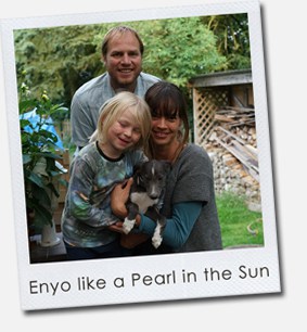 Enyo like a Pearl in the Sun
